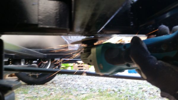 Underbody grinding work